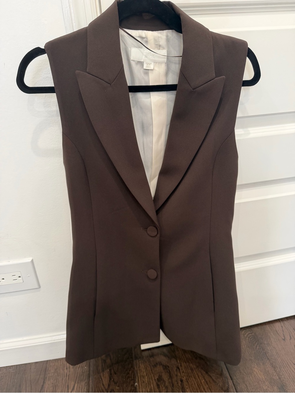 Zara Sleeveless Notched Lapel Vest & pants set in Deep Brown